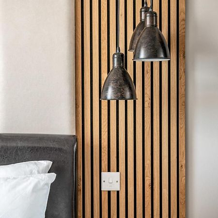 Canary Wharf Retreat With Free Secure Parking Лондон Екстер'єр фото