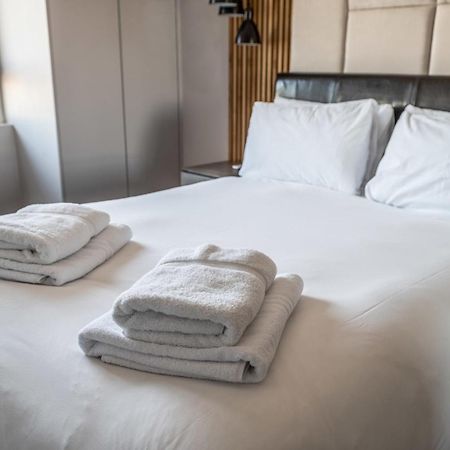Canary Wharf Retreat With Free Secure Parking Лондон Екстер'єр фото