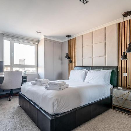 Canary Wharf Retreat With Free Secure Parking Лондон Екстер'єр фото