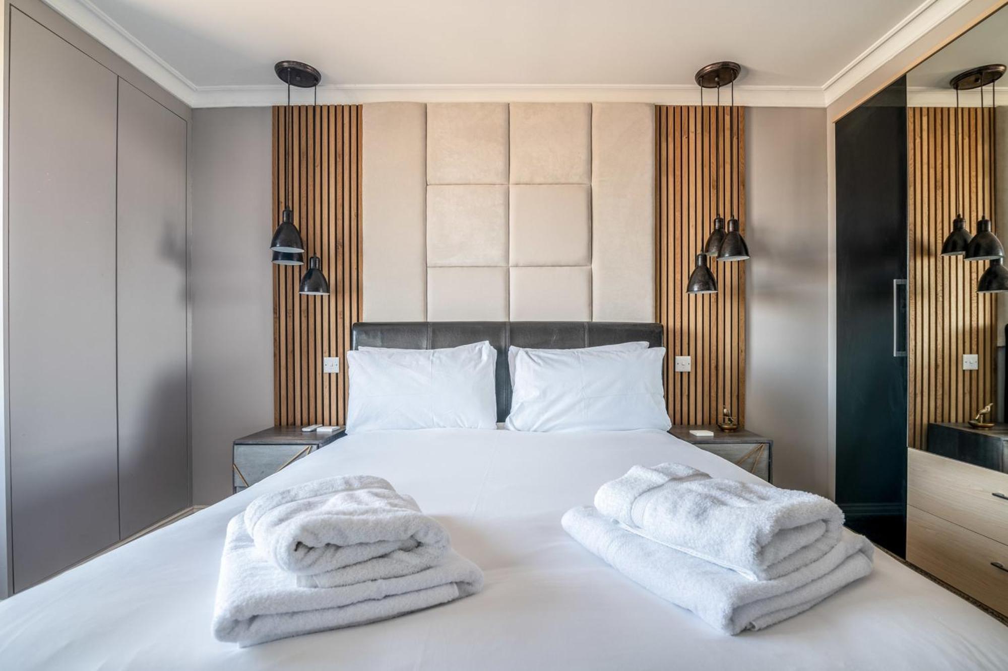 Canary Wharf Retreat With Free Secure Parking Лондон Екстер'єр фото
