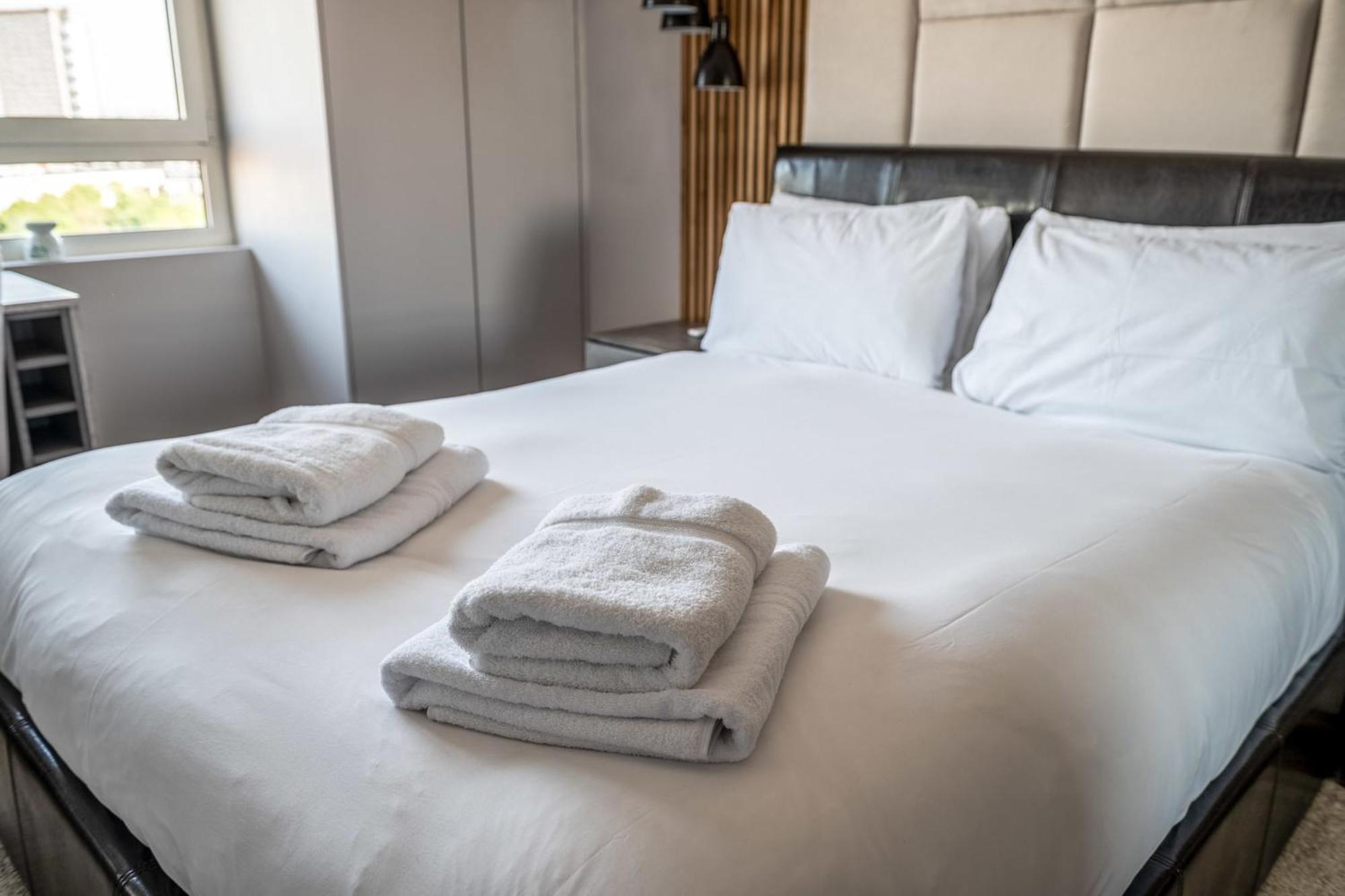 Canary Wharf Retreat With Free Secure Parking Лондон Екстер'єр фото