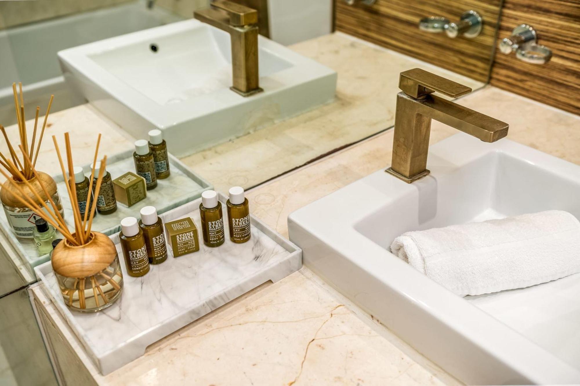 Canary Wharf Retreat With Free Secure Parking Лондон Екстер'єр фото