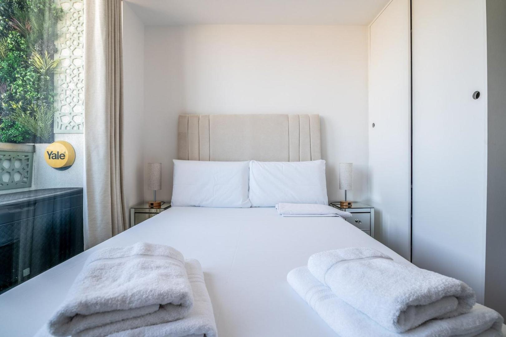 Canary Wharf Retreat With Free Secure Parking Лондон Екстер'єр фото